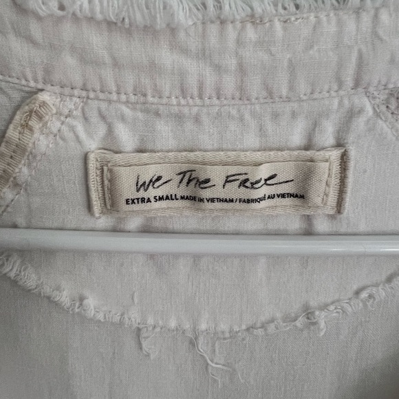 Free People We the Free “keep it simple” button shirt. Size XS - Picture 7 of 9
